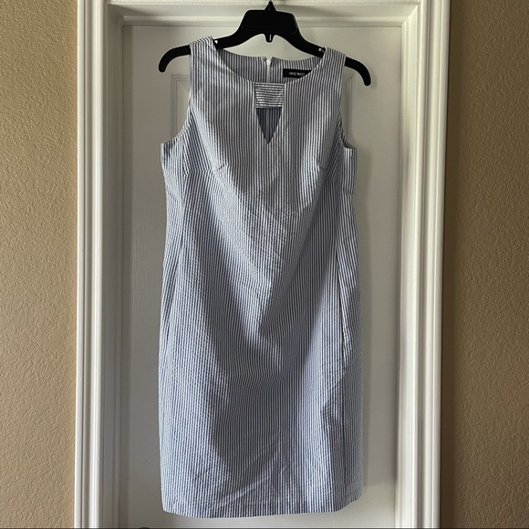 Nine West Seersucker Keyhole Shift Dress - Picture 4 of 5